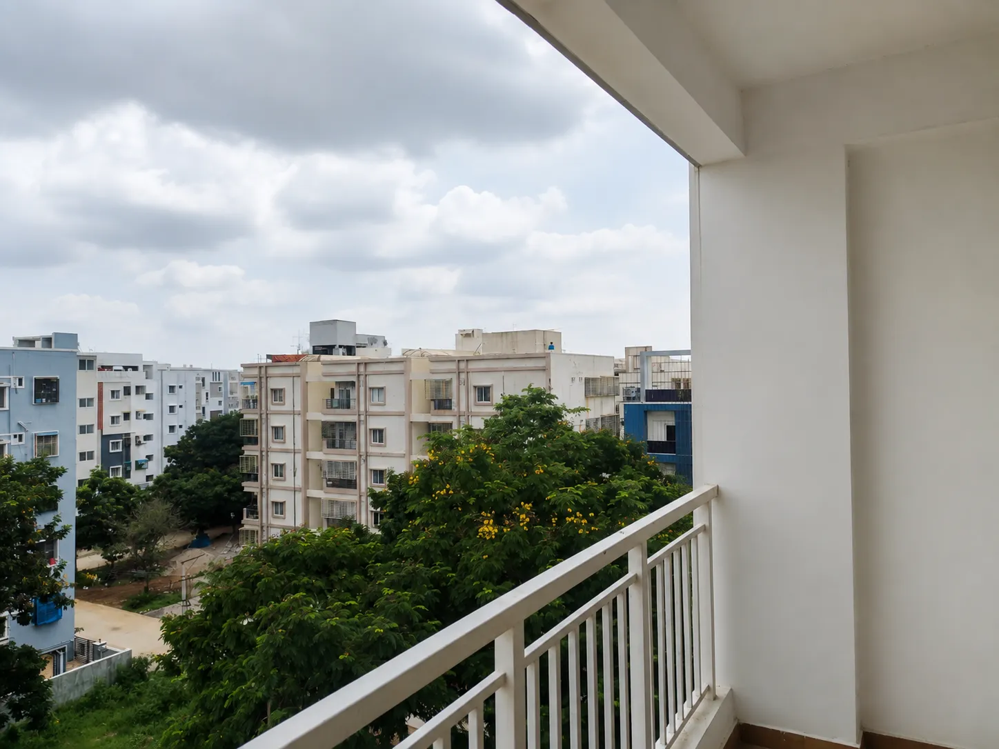 Open balcony before invisible grill installation